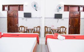 Reddoorz Hoang Tuan Hotel 2*